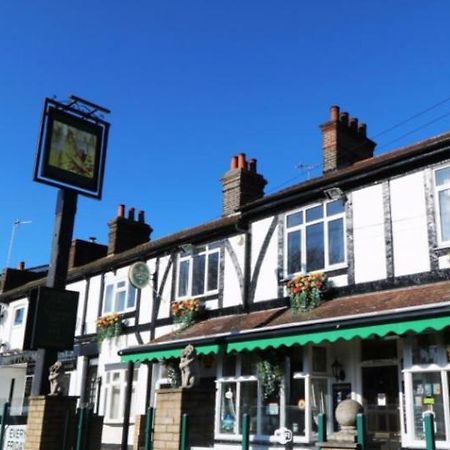 The Pheasant Inn Дънстейбъл Екстериор снимка