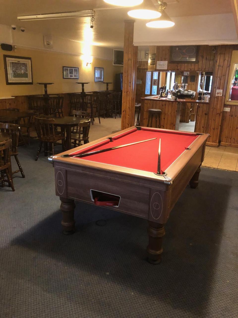 The Pheasant Inn Дънстейбъл Екстериор снимка